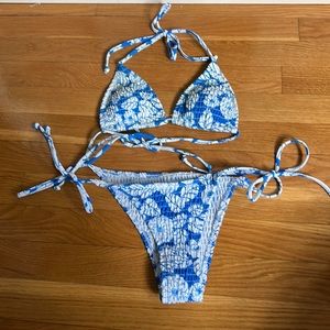 Ribbed blue bikini